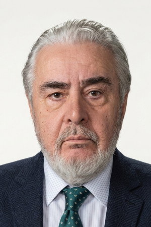 Uğur Yücel in Arabesque