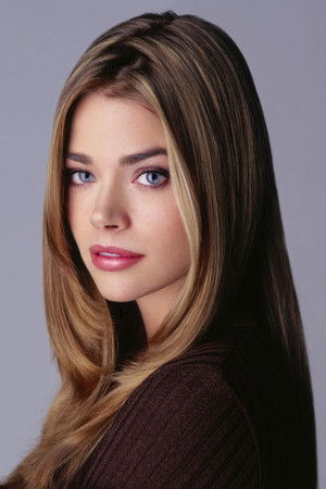 Denise Richards in Starship Troopers
