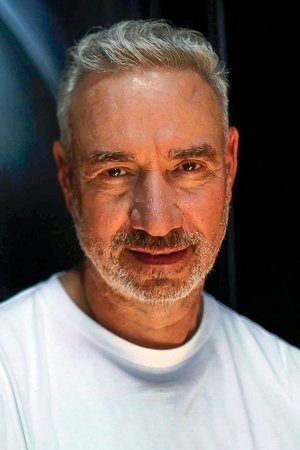 Roland Emmerich in Roland Emmerich - Weltenzerstörer, Weltenerbauer