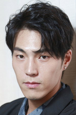 Tang Chen-kang in Artemisia