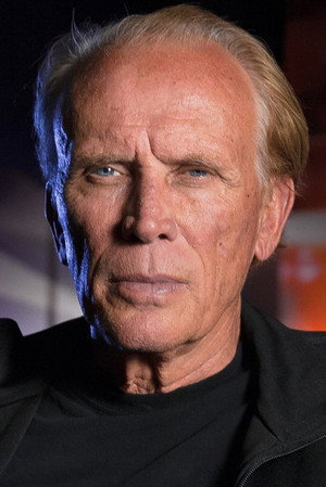 Peter Weller in Star Trek Into Darkness