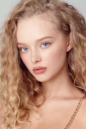Amiah Miller in War for the Planet of the Apes