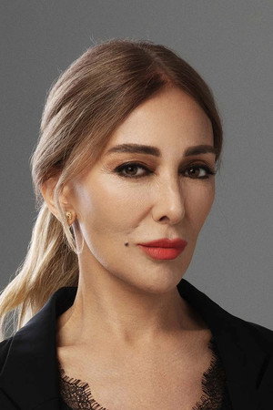 Zerrin Tekindor in Red Istanbul