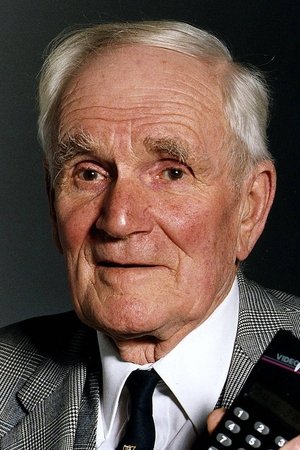 Desmond Llewelyn in Moonraker