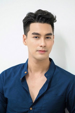 Thakrit Tawanpong in First Kiss