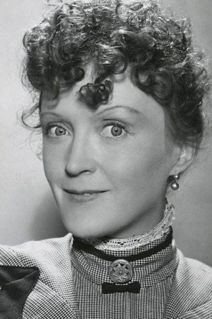 Gerda Madsen in Under den gamle Fane