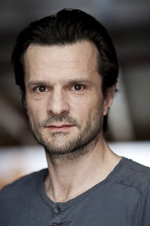 Pierre Hiessler in Looking for Cheyenne