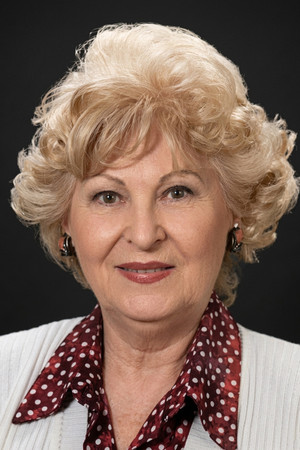 Gül Vergon in Secretary