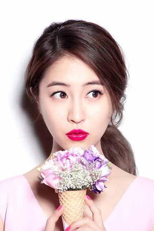 Park Min-ji in Canola