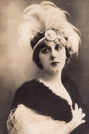 Gabrielle Robinne in The Escape from the Tuileries
