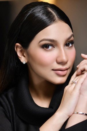 Elisya Sandha in Possessed