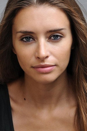 Ariadna Cabrol in Dos billetes