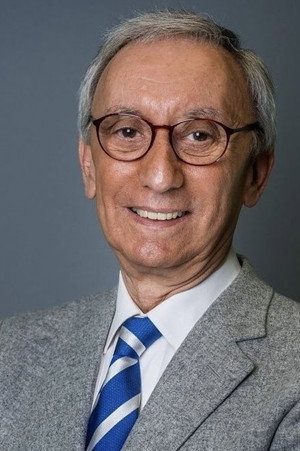 Júlio Isidro in The Guns and the People