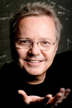 Alon Oleartchik in Miss Entebbe