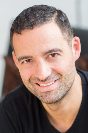 Daniel Stolfi in Alice  Darling