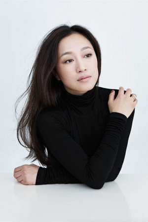 Jing Ai in Five Girls and a Rope