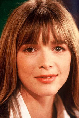 Hélène Rollès in The Golden Age of Songs From Our Childhood