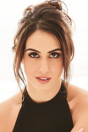 Lauren Gottlieb in Scavenger