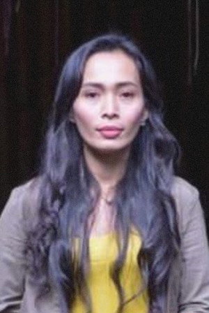 Amyza Aznan in Reversi