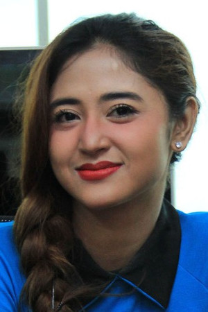 Dewi Persik in Died Yesterday