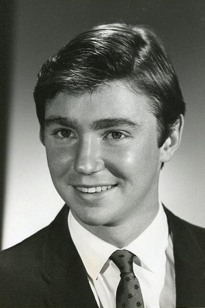 Randy Boone in Hondo and the Apaches