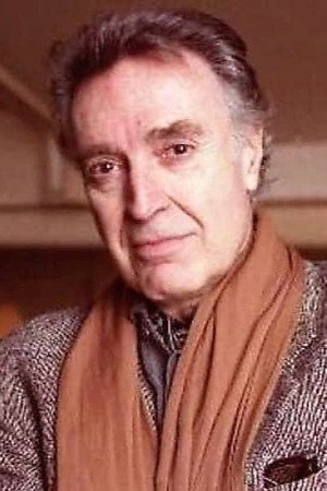 Pepe Martín in Usted tiene ojos de mujer fatal