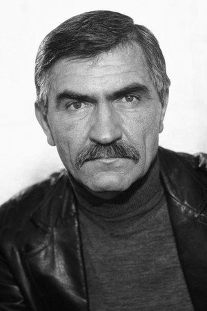 Les Serdyuk in Fashionably