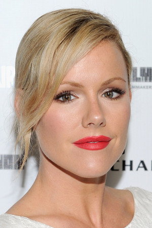 Kathleen Robertson in Nowhere