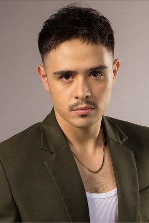 Martin del Rosario in Because I Love You