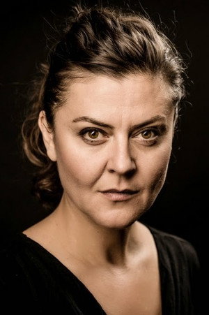 Isabela Neamțu in Grounded (Between Borders)