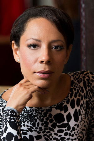 Selenis Leyva in Breaking