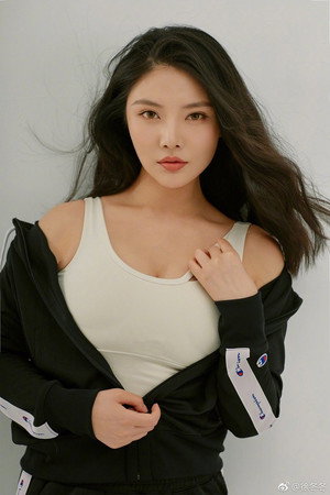 Raquel Xu Dongdong in The Legend Of Aqua Witch