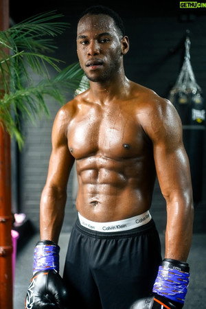 Kenny Ojuederie in KSI vs. Swarmz