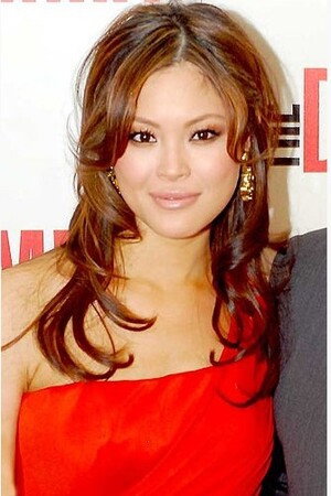 Steffiana De La Cruz in Zookeeper