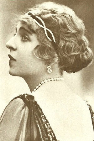 Sascha Gura in The Hunchback and the Dancer
