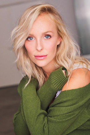 Sophia Manyet in Payday