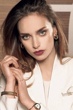Irena Milyankova in Don't Close Your Eyes