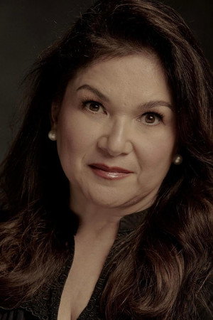 Cheska Iñigo in Stranded