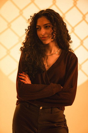 Maria Fernanda Oliveira in Minha Parede Vermelha