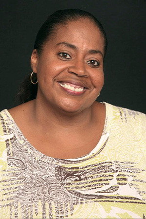 Evelyne ETIEN in Mal Maké