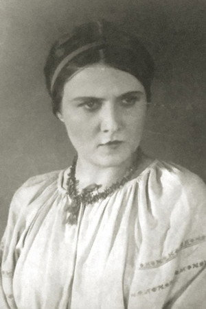Kateryna Osmialovska in Natalka Poltavka