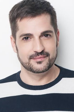 Nacho Casalvaque in Close to His Chest