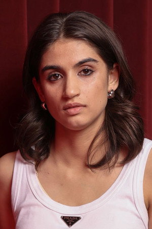 Mia Tharia in Klara and the Sun