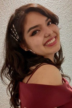 Camila Gutiérrez in The Date