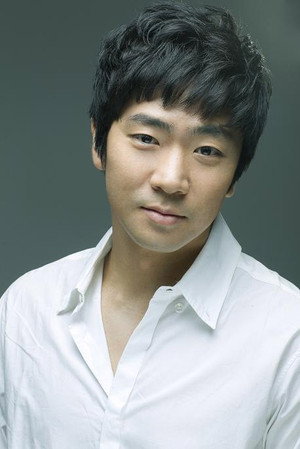 Song Yong-jin in Moonfishing in Aewol