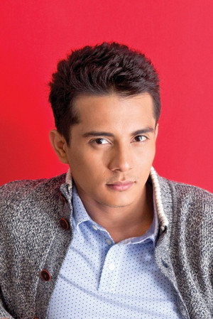 Ejay Falcon in Saka Saka