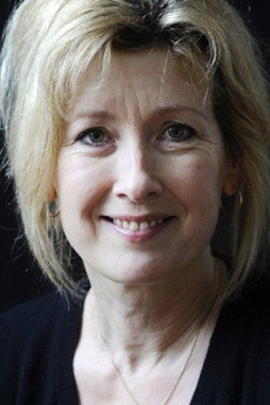 Ariane Schluter in Your Mother Should Know