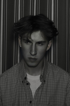 Tom Maréchal in ADDICTION