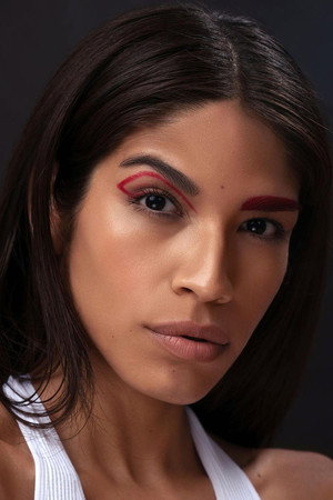 Josielyn Aguilera in Las Cosas Que Brillan