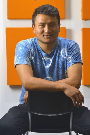 Ugyen Norbu Lhendup in Lunana: A Yak in the Classroom